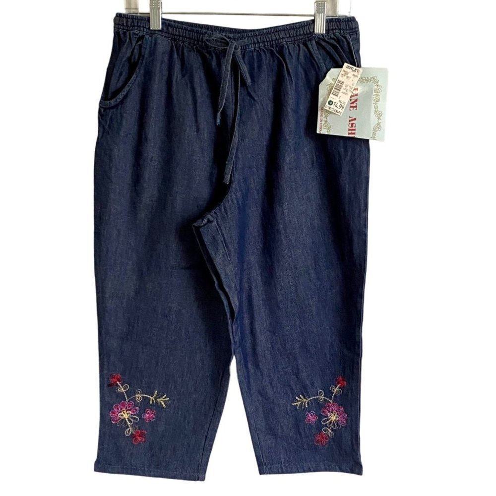Jane Ashley Embroidered Denim Jean Capris Small NEW NWT